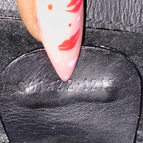 Authentic Vintage Gucci Large Leather Drawstring Bucket Bag — Rare 1990s Piece - Picture 9 of 13